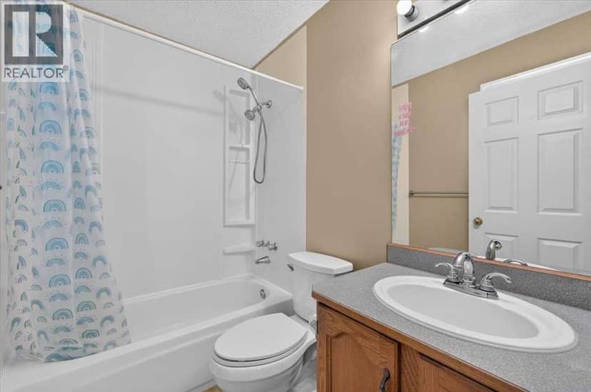 616 18 Street SE — photo 28 of 40