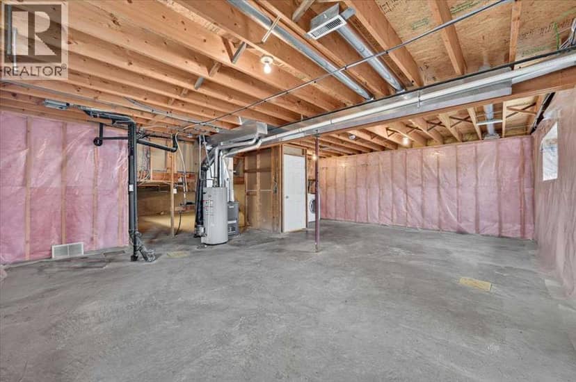 616 18 Street SE — photo 35 of 40