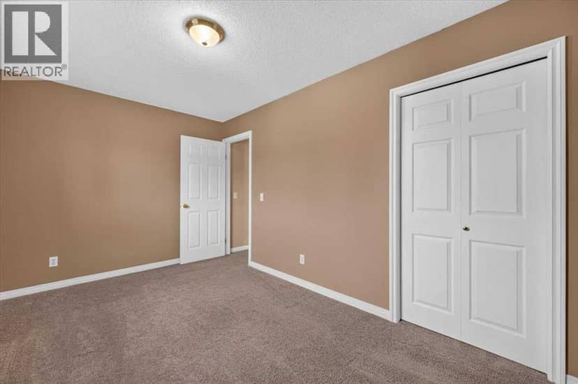 616 18 Street SE — photo 32 of 40