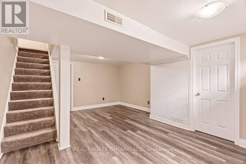 119 Teal Crescent — photo 27 of 39
