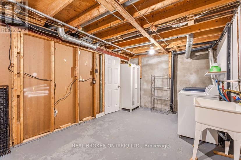 119 Teal Crescent — photo 31 of 39