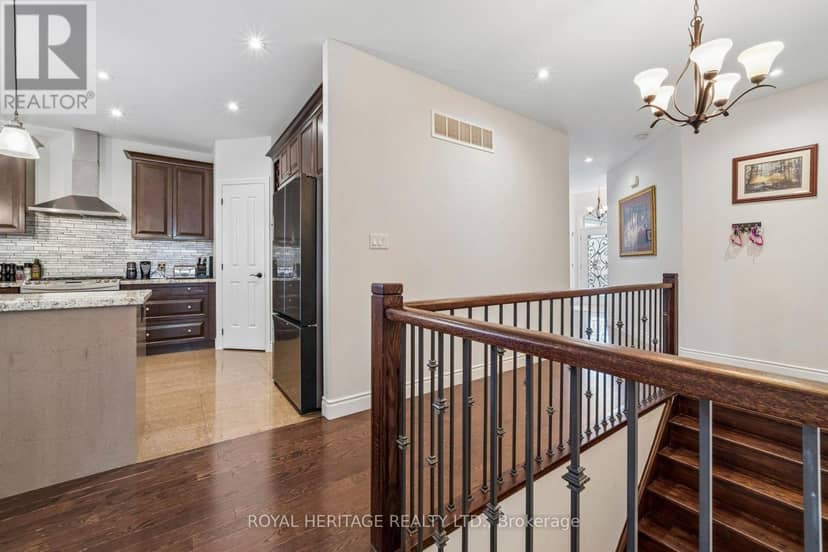 51 Gloria Crescent — photo 16 of 40