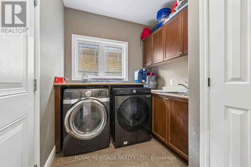 51 Gloria Crescent — photo 6 of 40