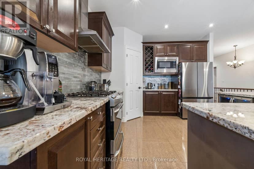 51 Gloria Crescent — photo 9 of 40