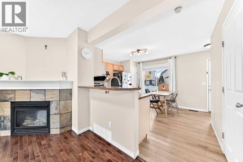 48 Royal Birch Villas NW — photo 11 of 34