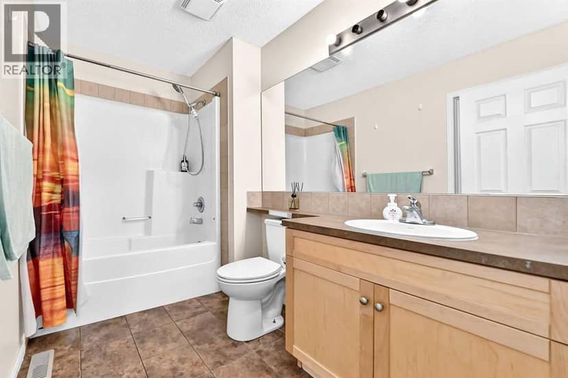 48 Royal Birch Villas NW — photo 18 of 34