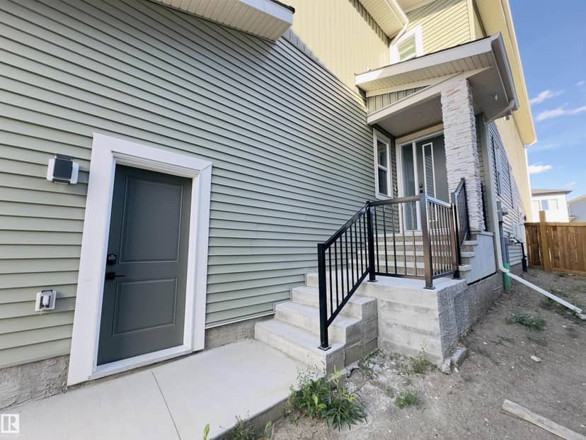 1731 62 AV NE — photo 12 of 40