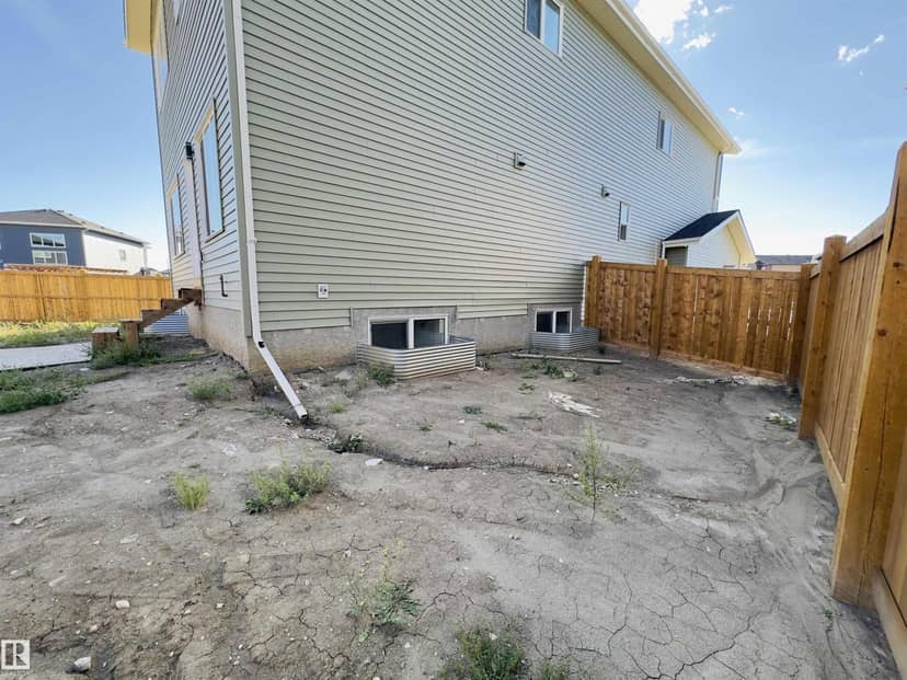1731 62 AV NE — photo 9 of 40
