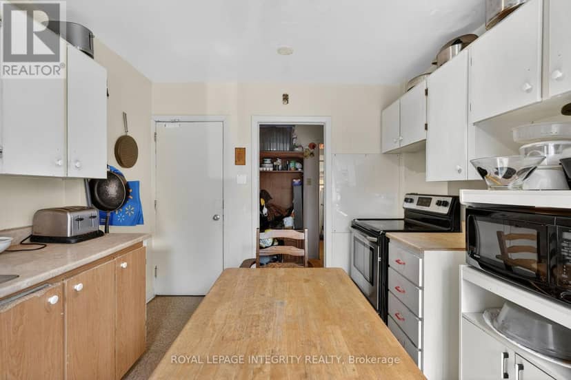 322-324 Queen Mary Street — photo 15 of 23