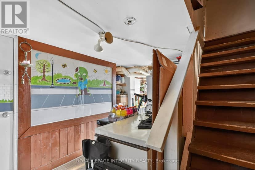 322-324 Queen Mary Street — photo 20 of 23