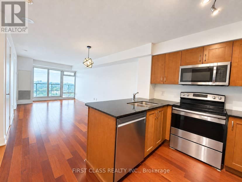 2912 - 2181 Yonge Street — photo 5 of 15