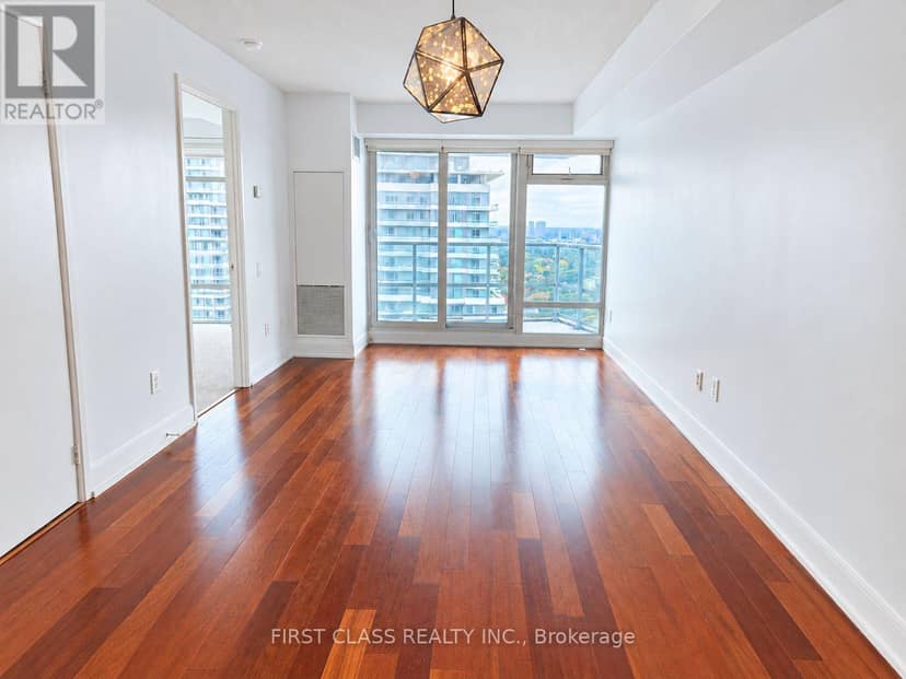 2912 - 2181 Yonge Street — photo 7 of 15