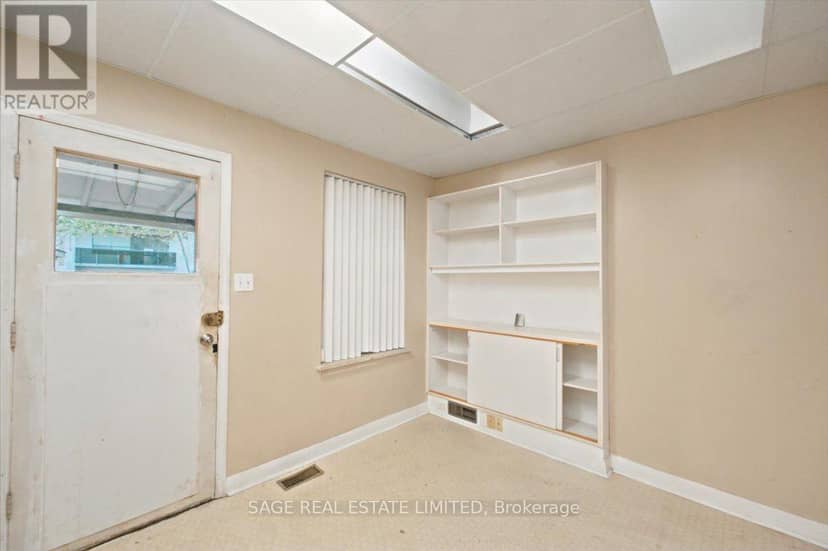 12 Khedive Avenue, Toronto, photo 8