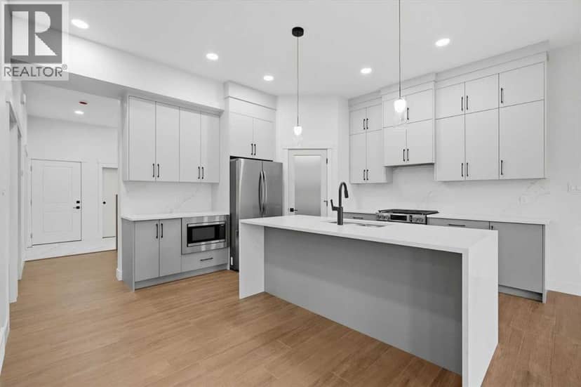 4566 40 Avenue S — photo 14 of 40