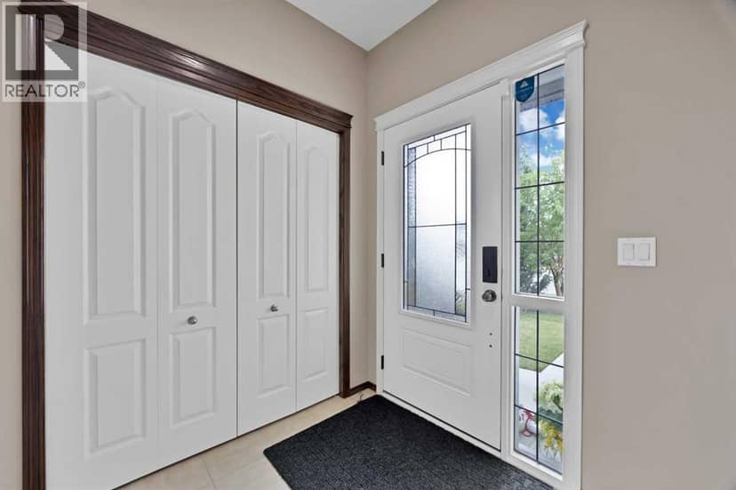 799 New Brighton Drive SE, Calgary, photo 5