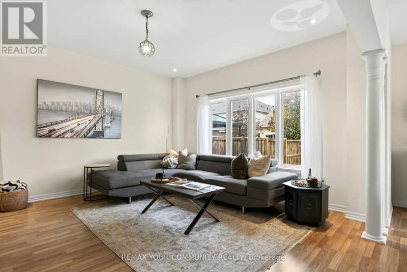 55 Dominion Crescent — photo 13 of 39