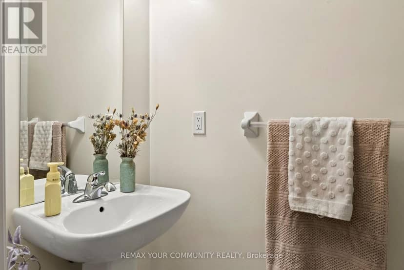 55 Dominion Crescent — photo 16 of 39