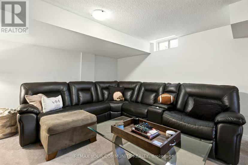 55 Dominion Crescent — photo 35 of 39