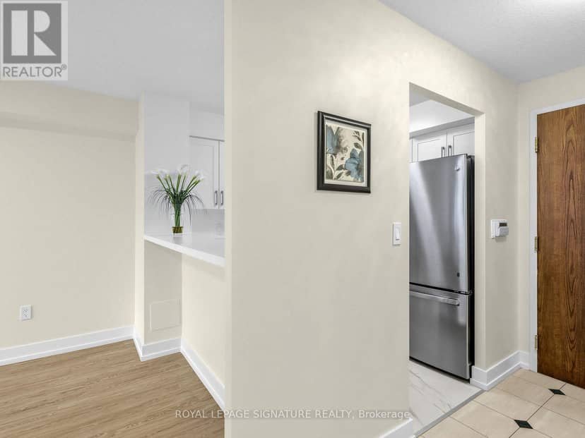 1009 - 28 Pemberton Avenue, Toronto, photo 2