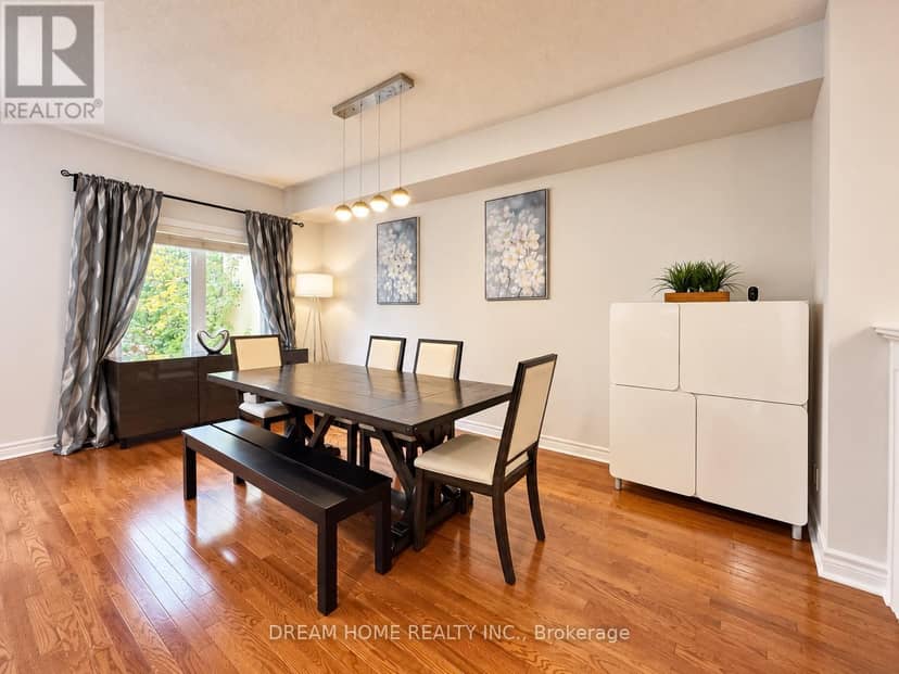 19 Rustic Avenue, Richmond Hill, photo 2