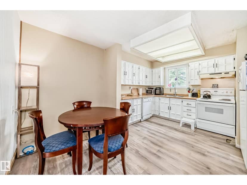 9323 Morinville DR, Morinville, photo 5