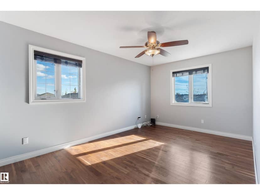 3712 69 ST — photo 35 of 40