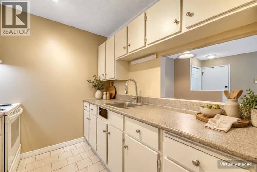 111, 10120 Brookpark Boulevard SW, Calgary, photo 5