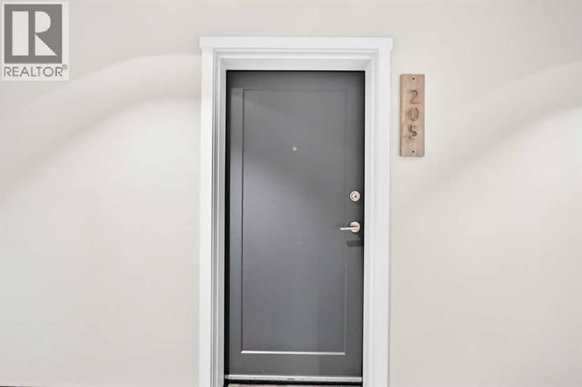 205, 71 SHAWNEE Common SW, Calgary, photo 2