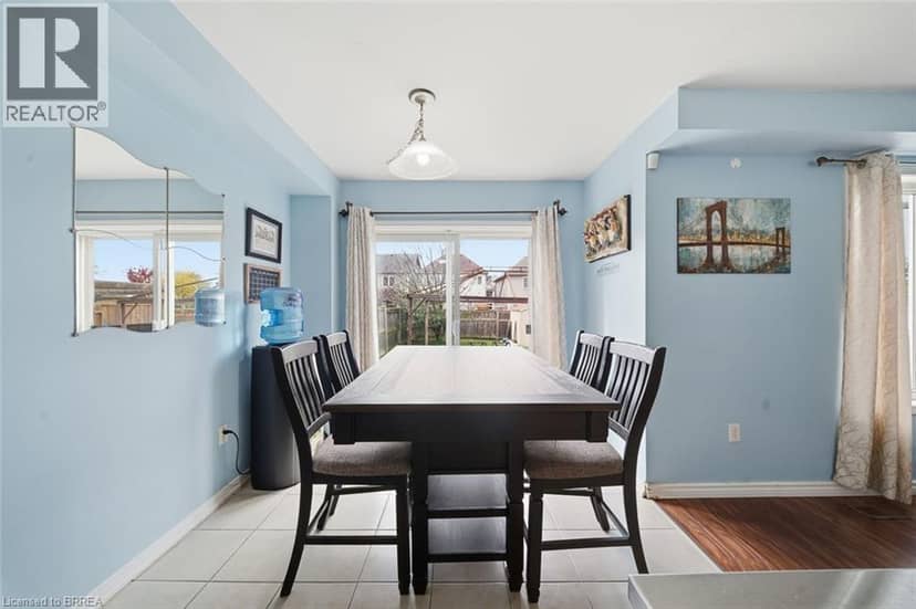 4 ENGLISH Lane — photo 16 of 40