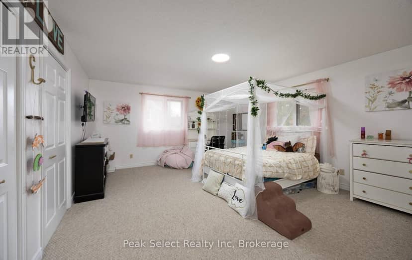 5 Rowland Street — photo 25 of 40