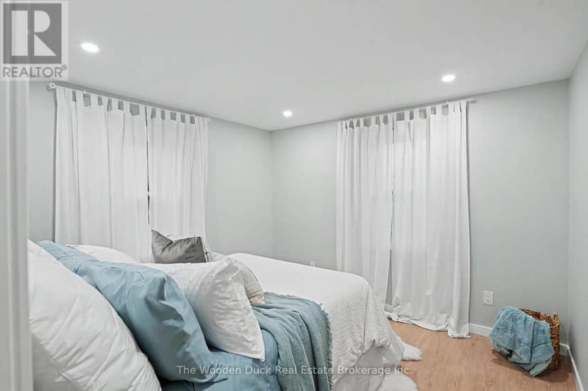33 Victoria Street — photo 31 of 39