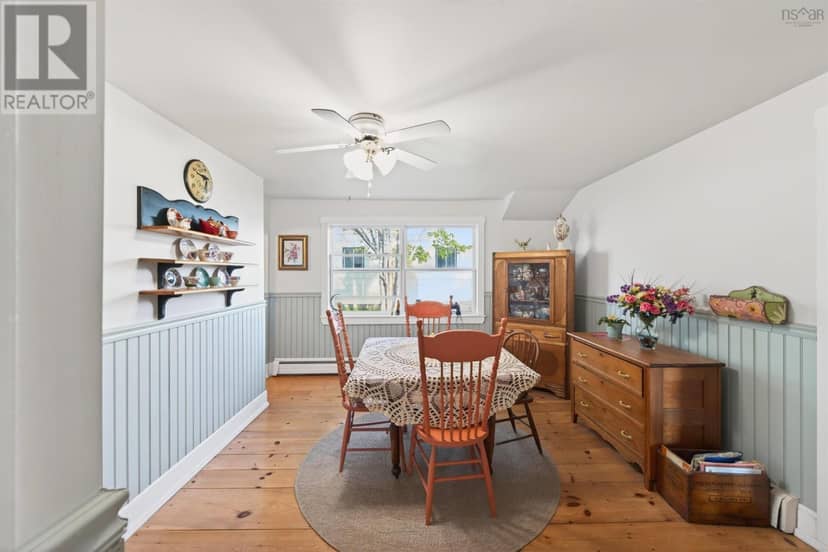22676 Highway 7 — photo 4 of 40