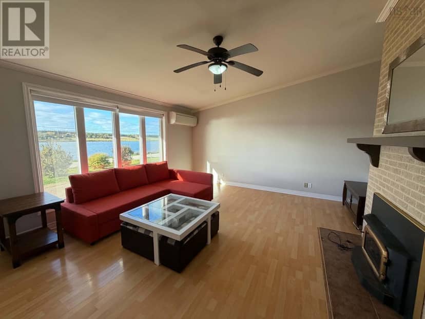 81 La Pointe du Havre Road — photo 10 of 32