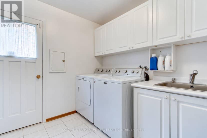 35 Tofino Crescent — photo 25 of 40