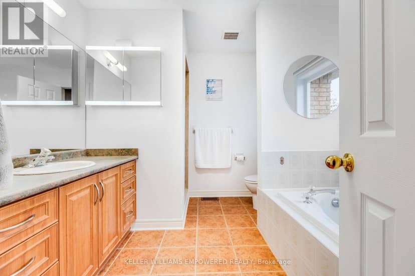 134 Queen Isabella Crescent — photo 18 of 33