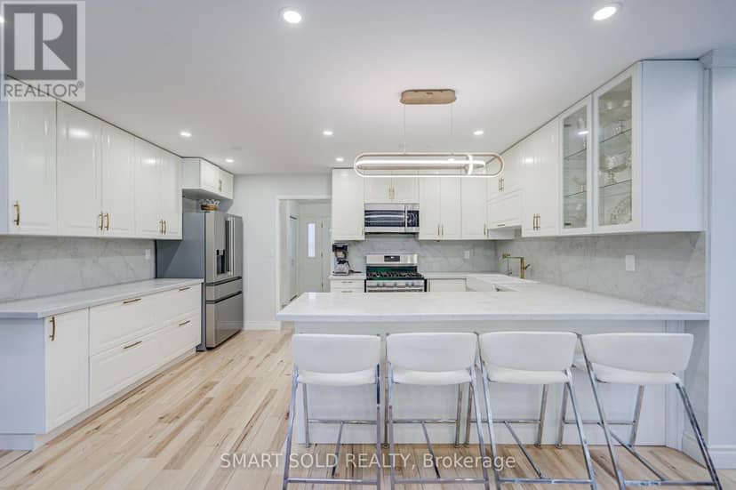 66 Lakeland Crescent — photo 10 of 40