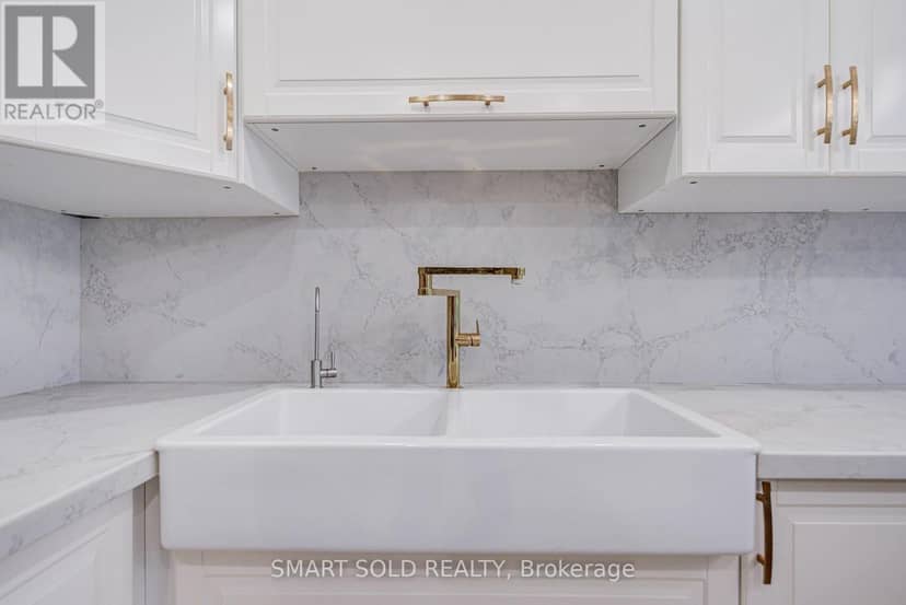66 Lakeland Crescent — photo 12 of 40
