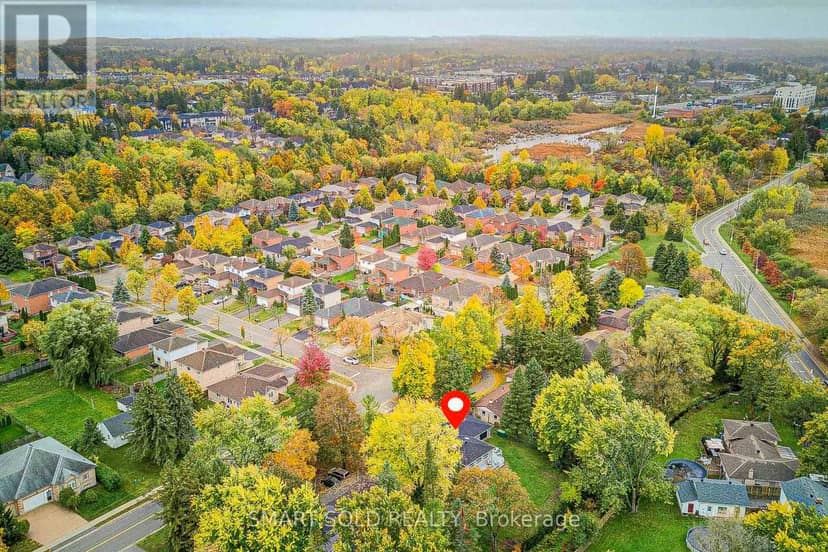 66 Lakeland Crescent, Richmond Hill, photo 3