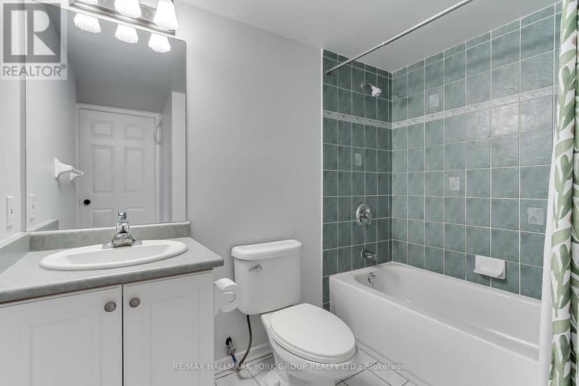 304 - 160 Wellington Street E — photo 18 of 23