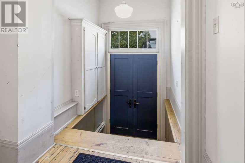 2048 Creighton Street — photo 2 of 40