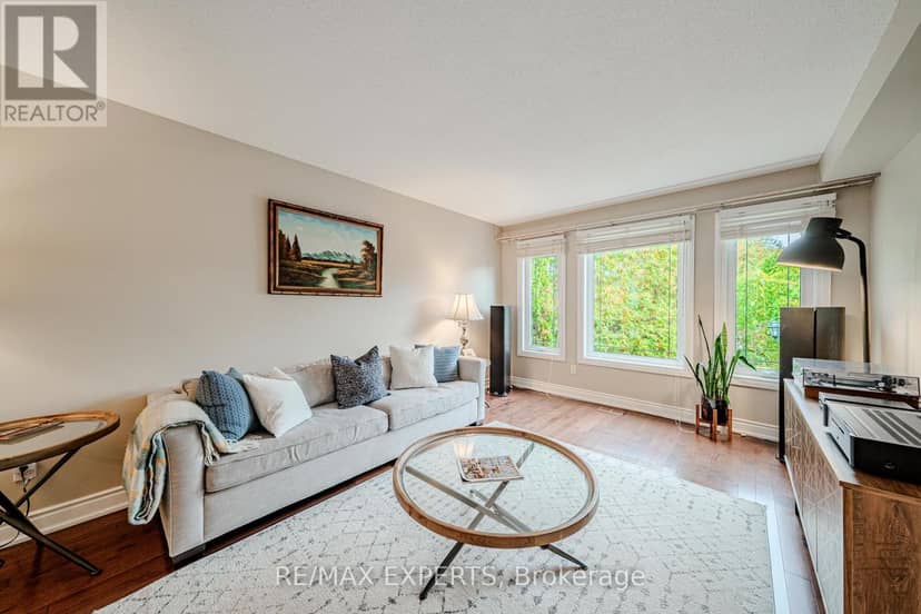 231 Mossbrook Square, Pickering, photo 7