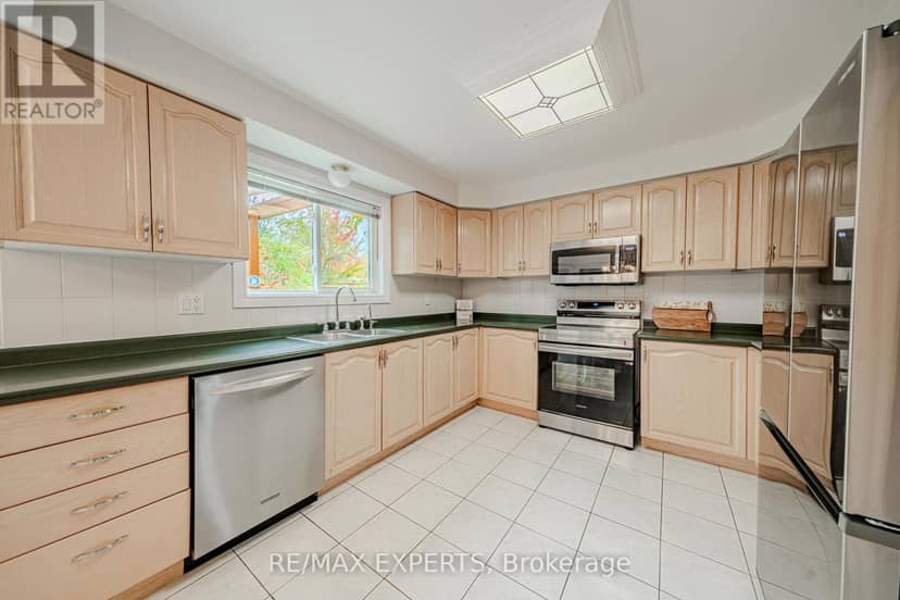 231 Mossbrook Square — photo 16 of 40