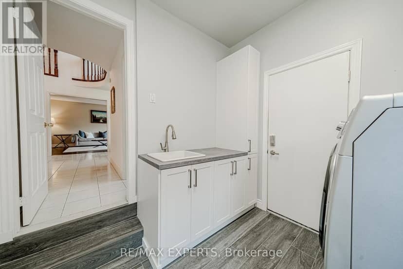 231 Mossbrook Square — photo 18 of 40