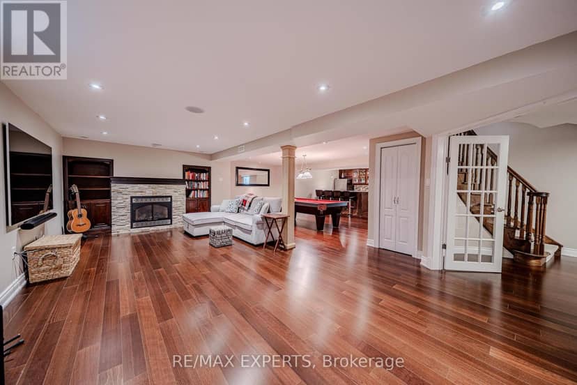 231 Mossbrook Square — photo 35 of 40