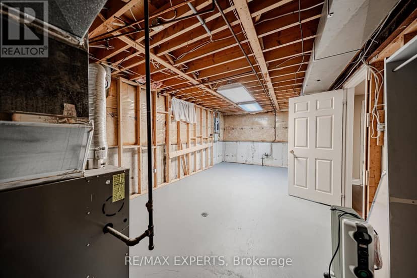 231 Mossbrook Square — photo 40 of 40
