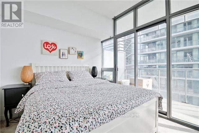 2601 - 33 Charles Street E — photo 14 of 20