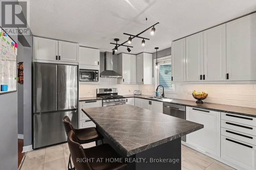 165 Dorina Sarazin Crescent — photo 12 of 31