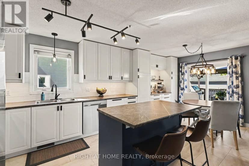 165 Dorina Sarazin Crescent — photo 13 of 31