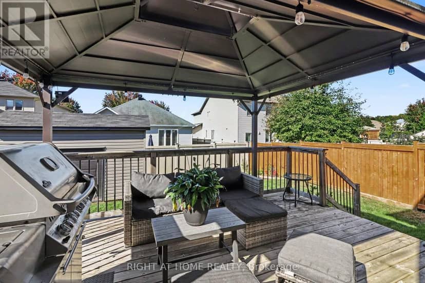 165 Dorina Sarazin Crescent — photo 31 of 31