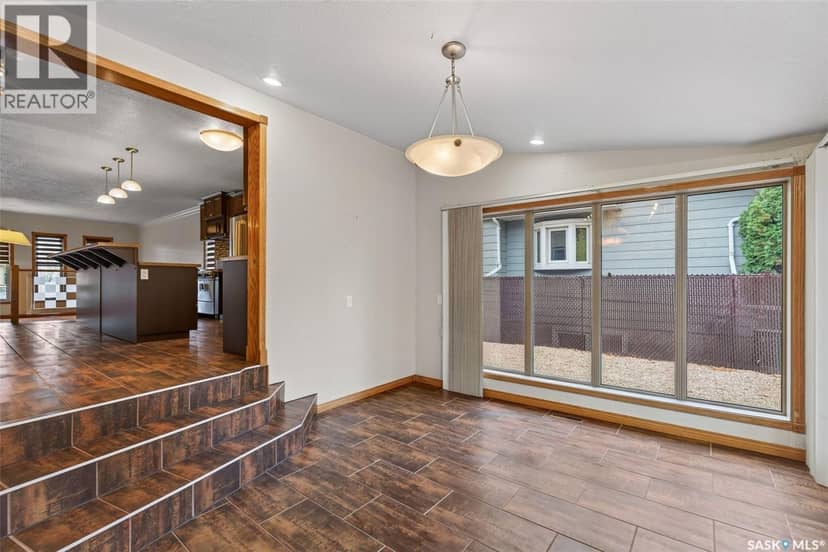 718 Golburn CRESCENT — photo 16 of 40